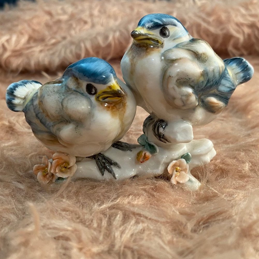 Vintage Authentic Italian Cacciapuoti Porcelain Baby Birds Figurine